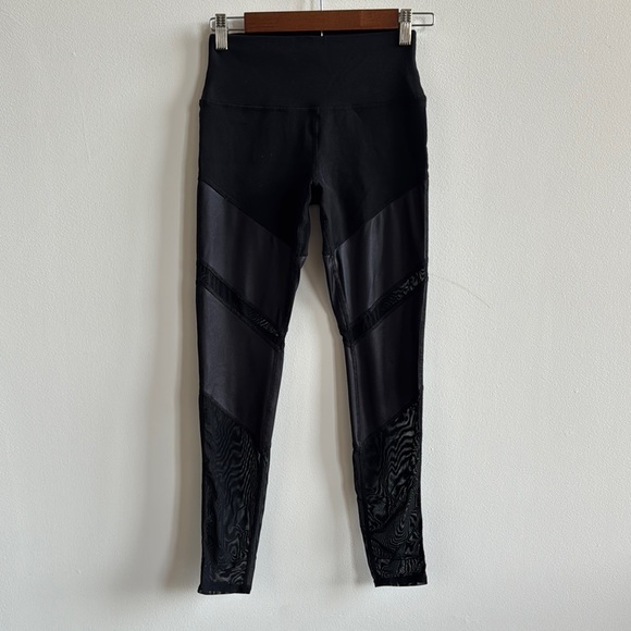 Alo Yoga High-Waist Sheila Legging - Picture 2 of 10